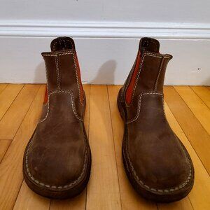 Duckfeet Roskilde Size 39 unisex / Women's 8.5-9, Men's 7, cocoa and red